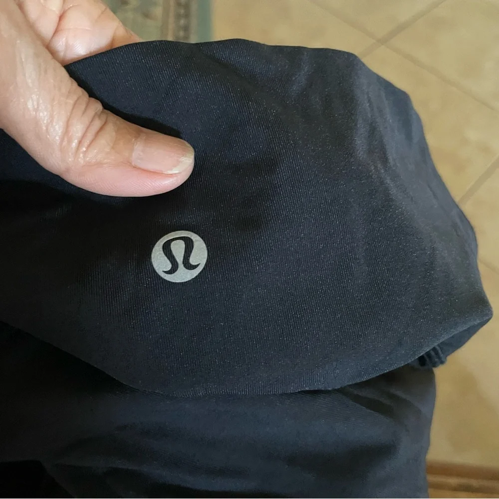 Lululemon black leggings size 4